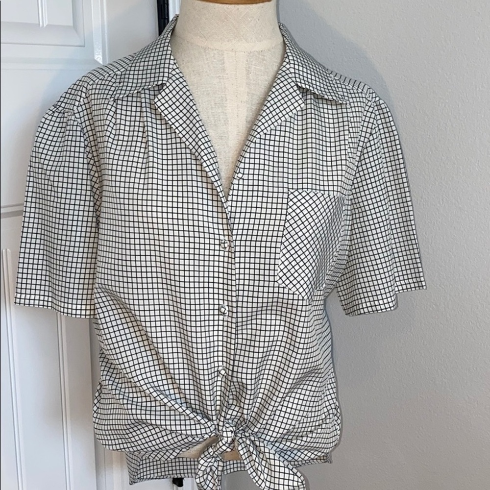 **SOLD** Vintage Laura Mae button down top